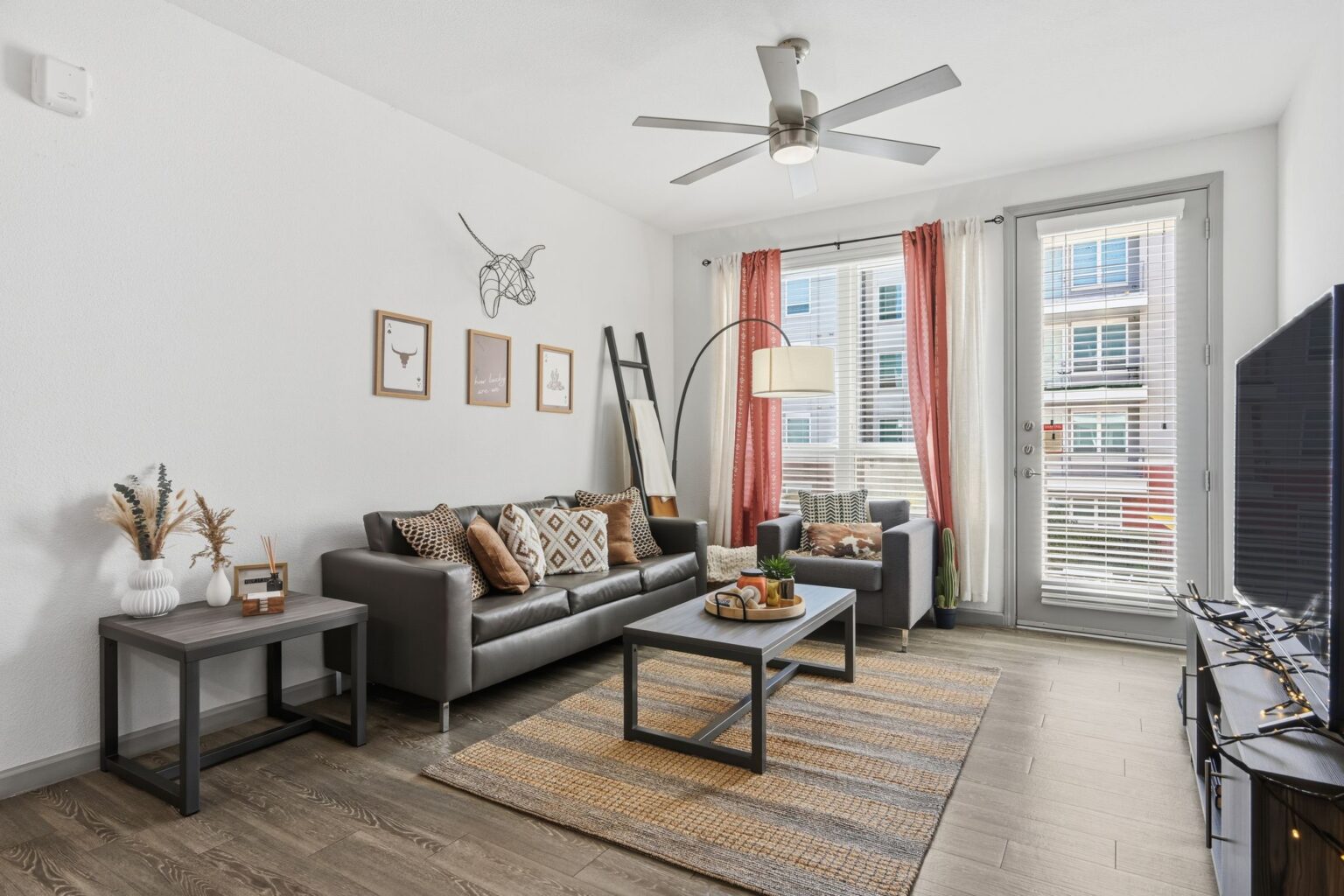 Gallery | Student Apartments Arlington, TX | Liv+ Arlington